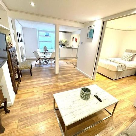 Historical Building / Cozy Basement Apt / Central CBG Εξωτερικό φωτογραφία