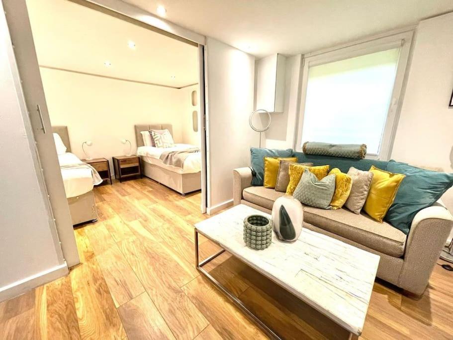 Historical Building / Cozy Basement Apt / Central CBG Εξωτερικό φωτογραφία